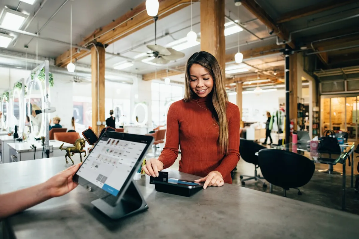 Encaissement en boutique : le commerce en ligne prolonge le point de vente